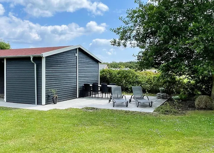 6 Person In Sydals-by Traum *